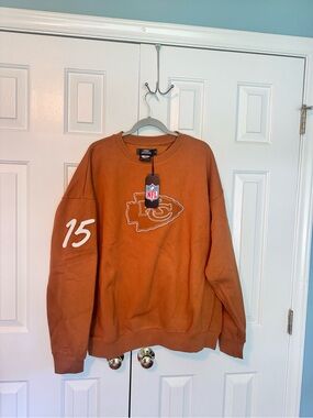 NWT Pro Standard Kansas City Chiefs Patrick Mahomes #15 Brown Crewneck XL
